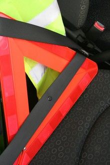 Équipements obligatoires dans une voiture.